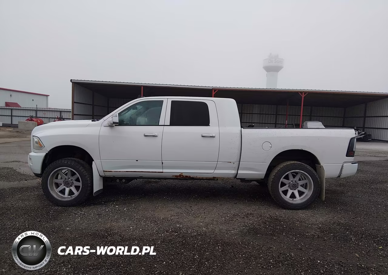 2015 Ram 2500 Laramie VIN:3C6UR5NL5FG523842 - 14