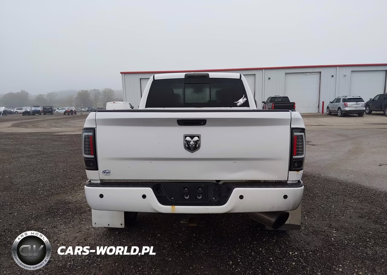 2015 Ram 2500 Laramie VIN:3C6UR5NL5FG523842 - 16
