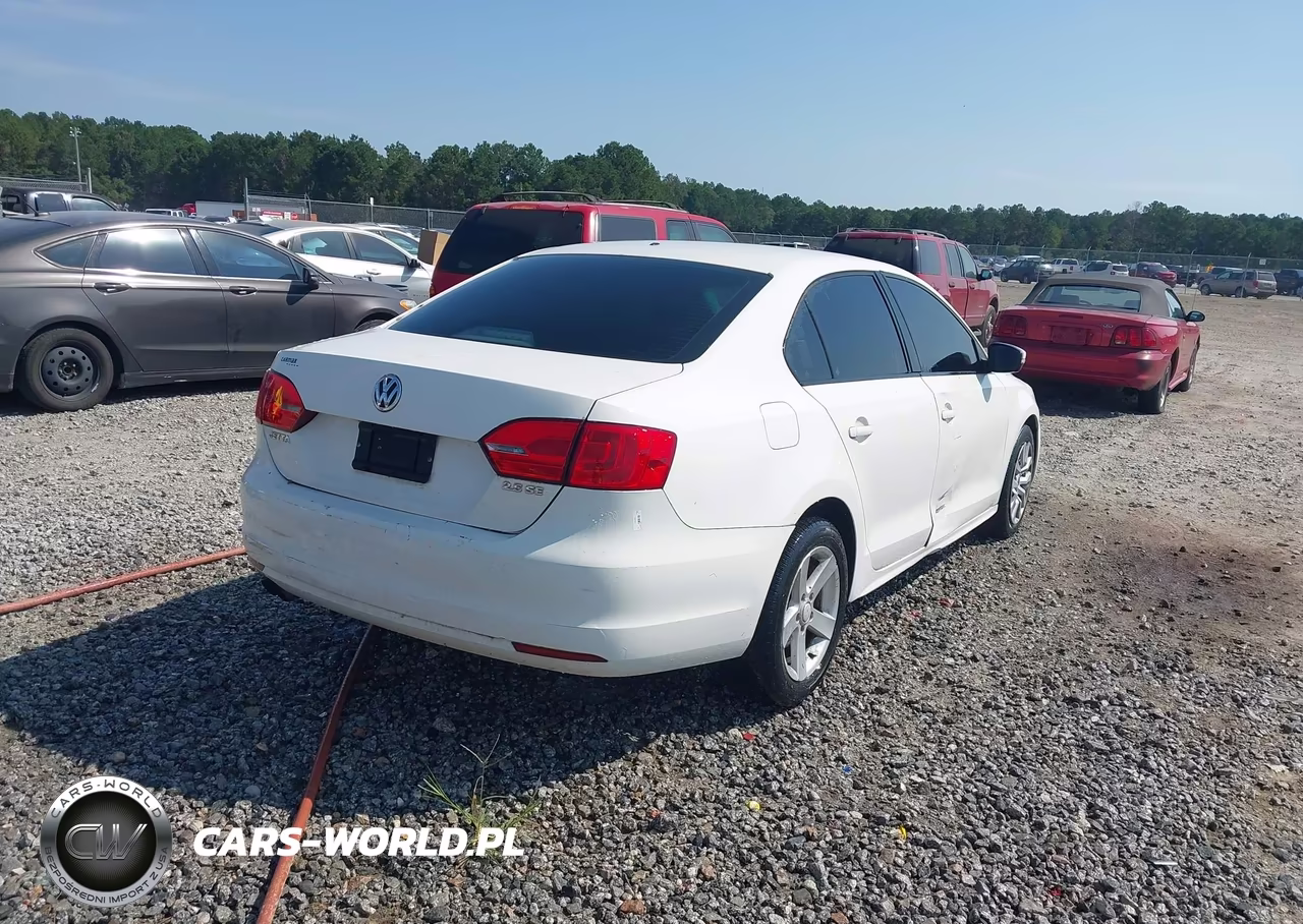 2011 Volkswagen Jetta 2.5L Se VIN:3VWDX7AJ3BM349311 - 4