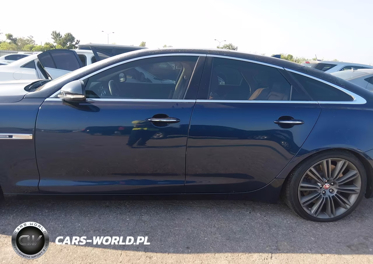 2014 Jaguar Xj Supercharged VIN:SAJWA1GT1EMV71818 - 14