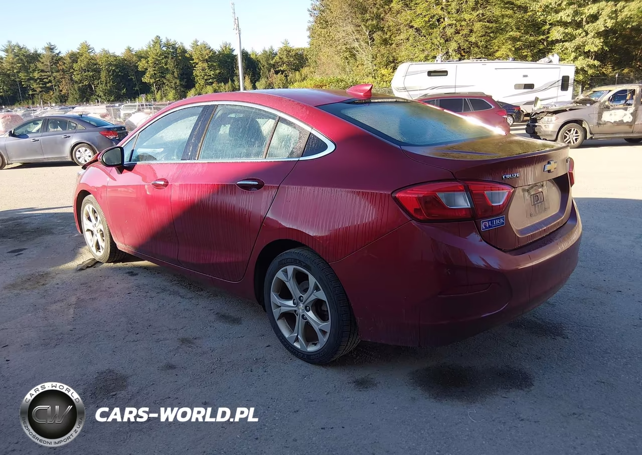2018 Chevrolet Cruze Premier Auto VIN:1G1BF5SM1J7105054 - 3