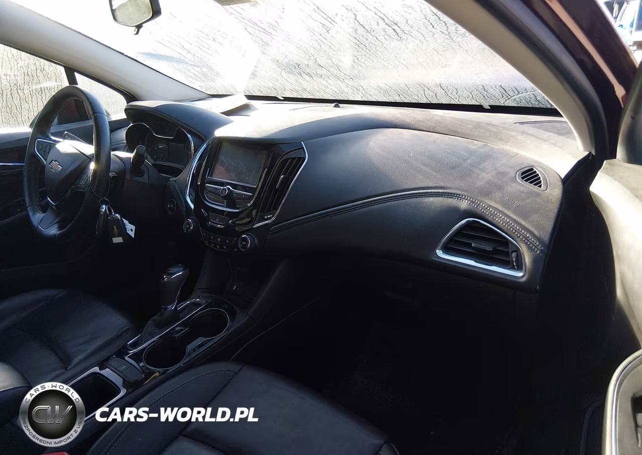 2018 Chevrolet Cruze Premier Auto VIN:1G1BF5SM1J7105054 - 5