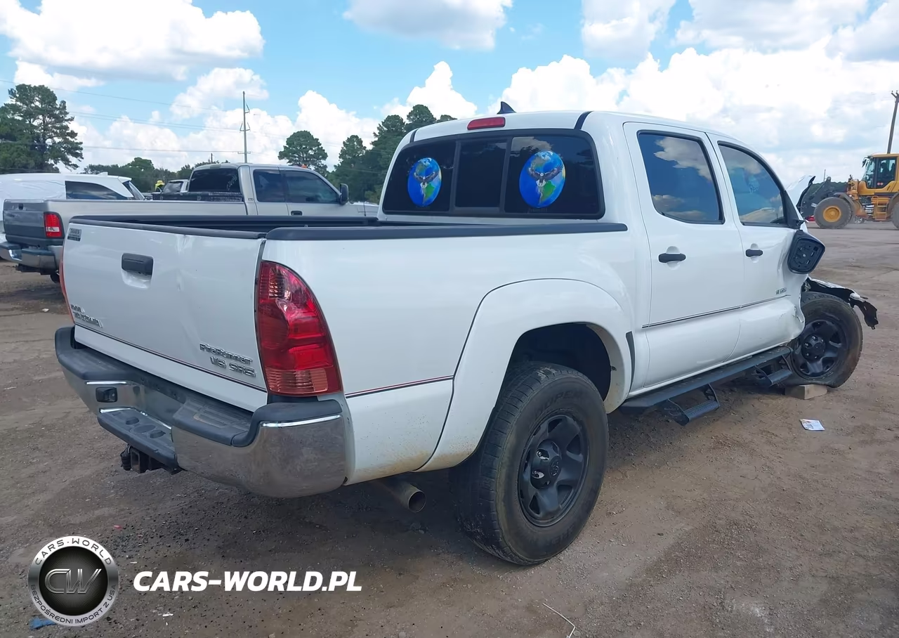 2015 Toyota Tacoma Prerunner V6 VIN:5TFJU4GN6FX073178 - 4