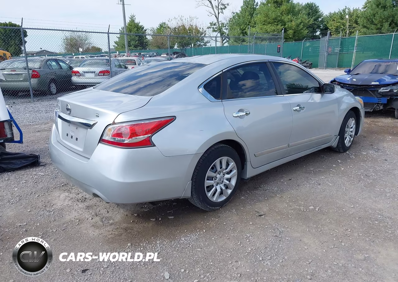 2015 Nissan Altima 2.5 S VIN:1N4AL3APXFC106929 - 4