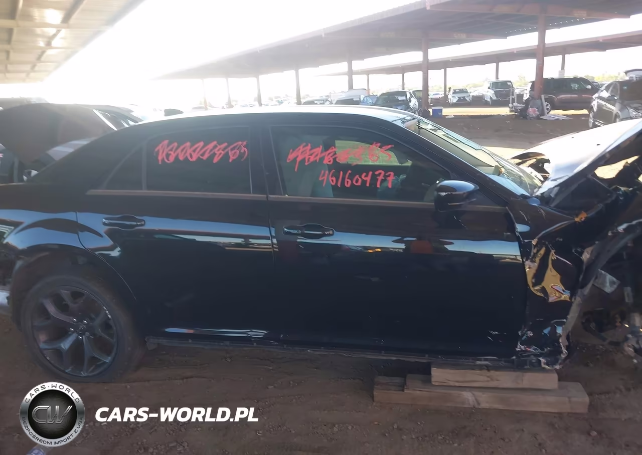 2023 Chrysler 300 Touring VIN:2C3CCAAG8PH677152 - 13
