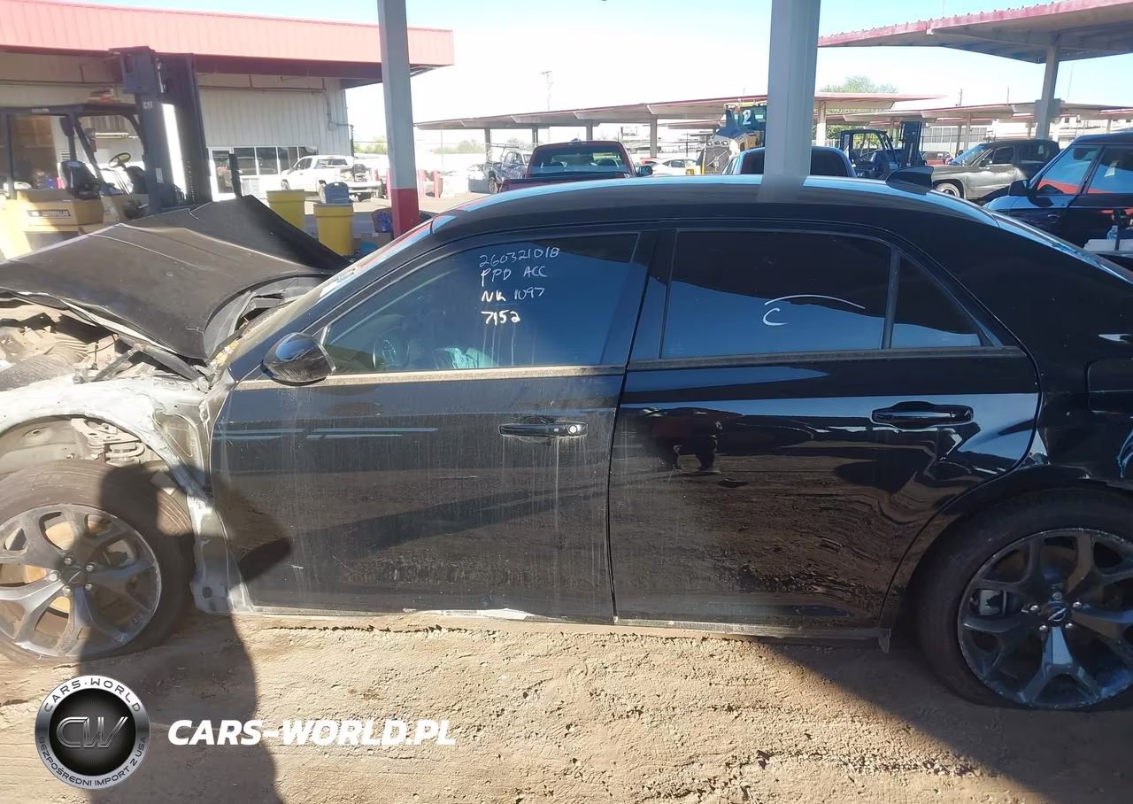 2023 Chrysler 300 Touring VIN:2C3CCAAG8PH677152 - 14
