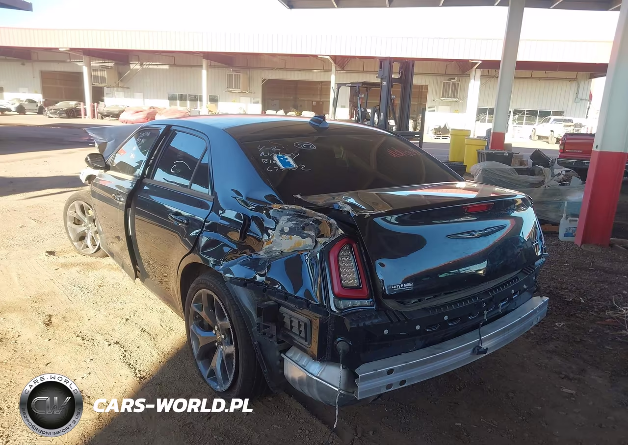 2023 Chrysler 300 Touring VIN:2C3CCAAG8PH677152 - 3