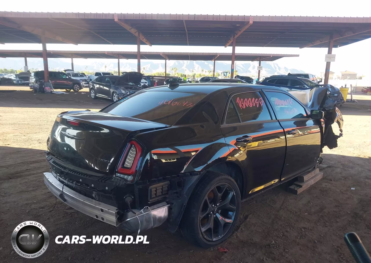 2023 Chrysler 300 Touring VIN:2C3CCAAG8PH677152 - 4