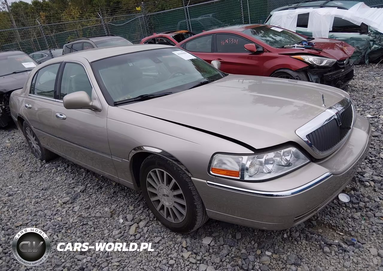 2003 Lincoln Town Car Signature