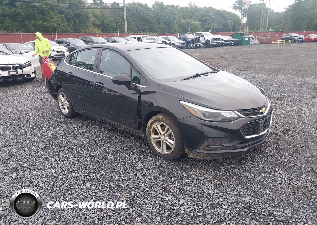2018 Chevrolet Cruze Lt Auto VIN:1G1BE5SM9J7100106 - 1
