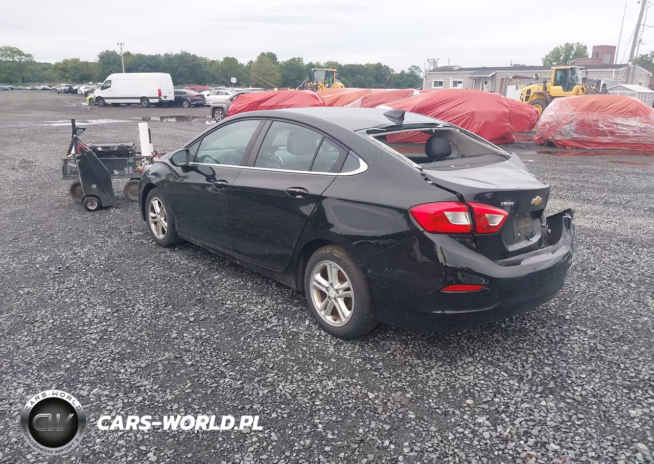 2018 Chevrolet Cruze Lt Auto VIN:1G1BE5SM9J7100106 - 3