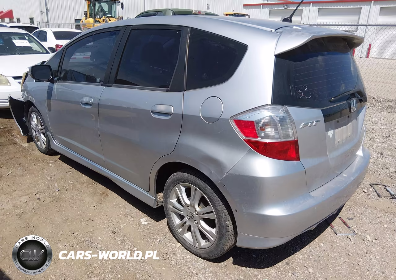 2011 Honda Fit Sport VIN:JHMGE8H58BC011133 - 3