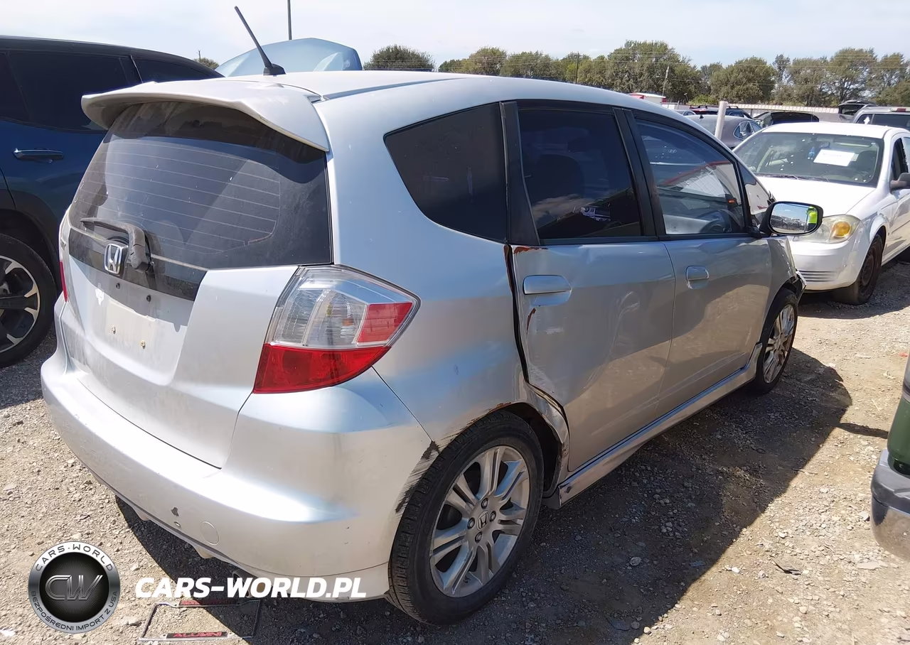 2011 Honda Fit Sport VIN:JHMGE8H58BC011133 - 4