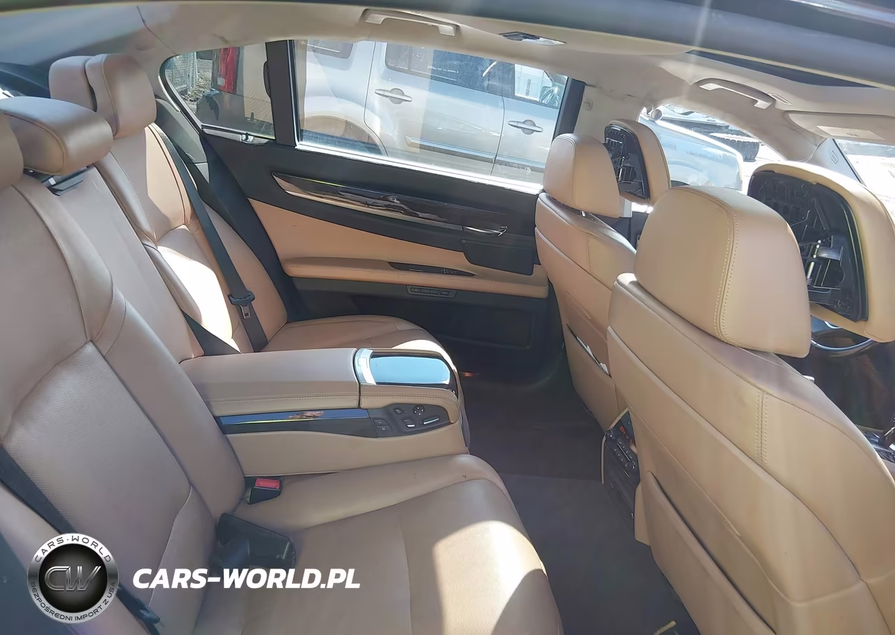 2012 BMW 750Li xDrive VIN:WBAKC8C50CC435669 - 8