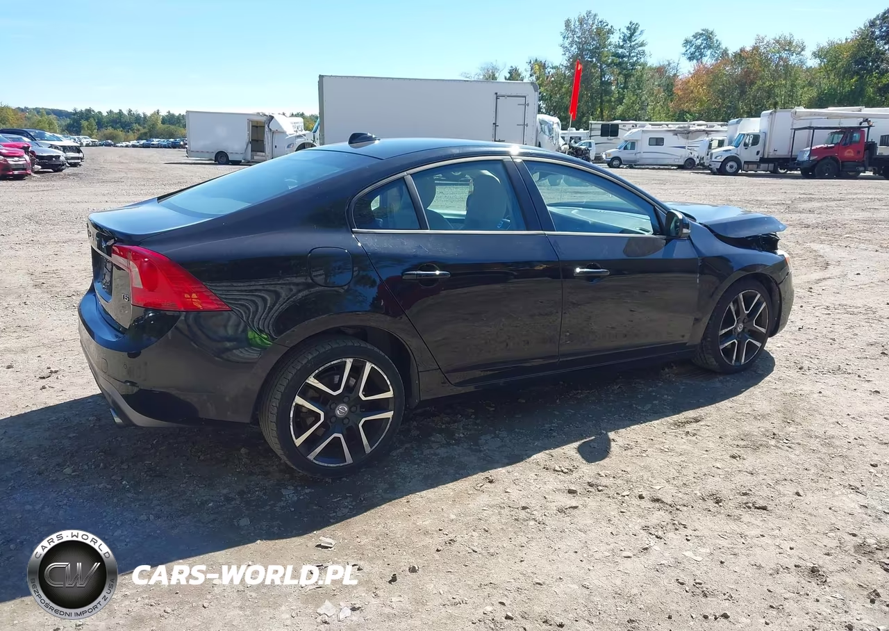 2017 Volvo S60 T5 Dynamic VIN:YV126MFL2H2436777 - 4