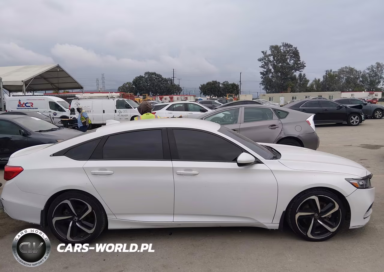 2018 Honda Accord Sport VIN:1HGCV1F35JA069883 - 13