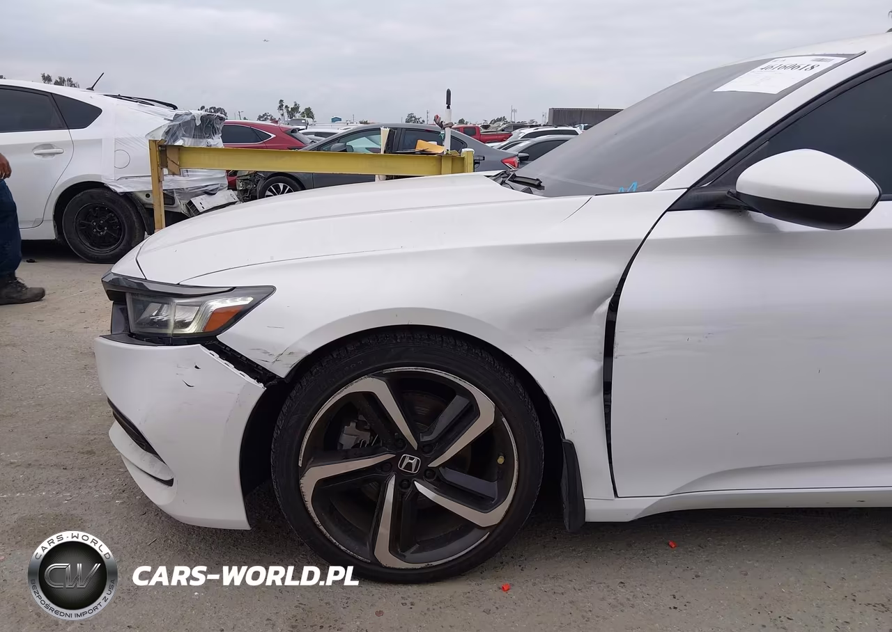 2018 Honda Accord Sport VIN:1HGCV1F35JA069883 - 17