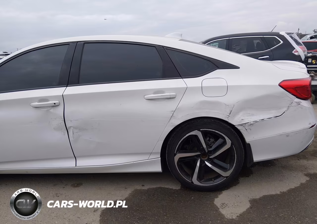2018 Honda Accord Sport VIN:1HGCV1F35JA069883 - 19