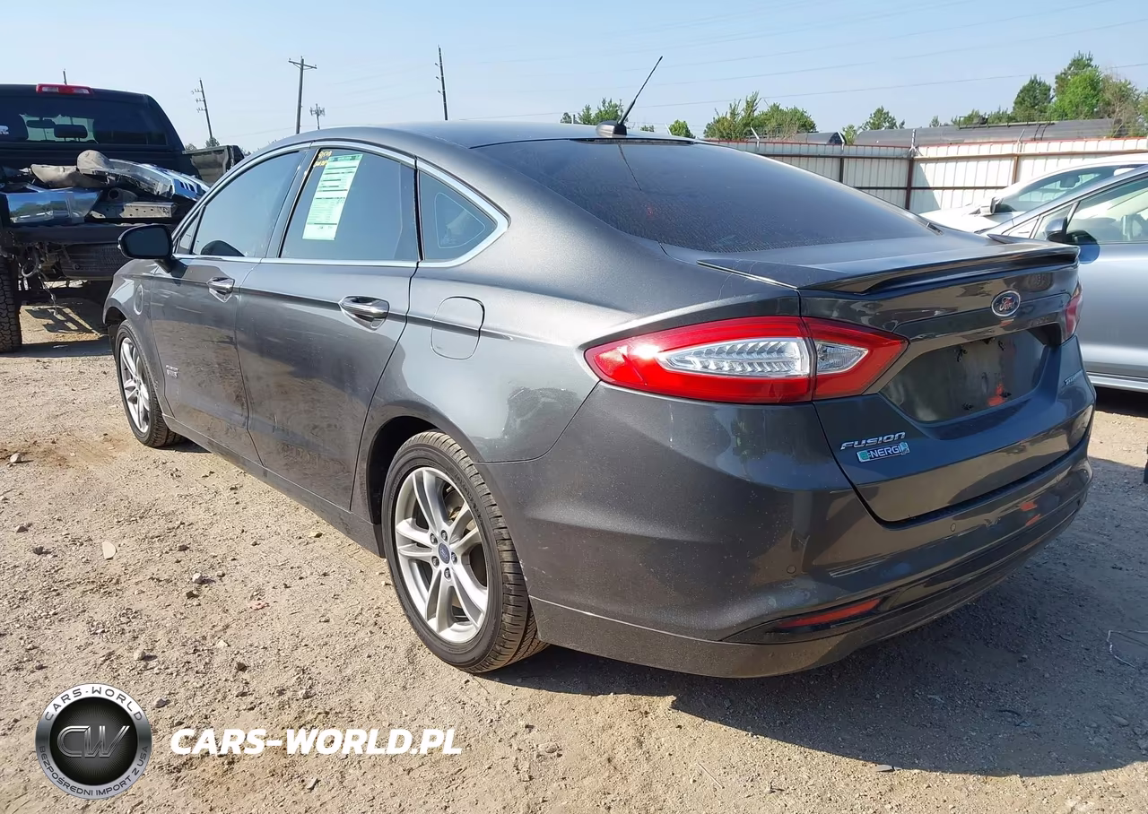 2016 Ford Fusion Energi Titanium VIN:3FA6P0SU4GR327555 - 3