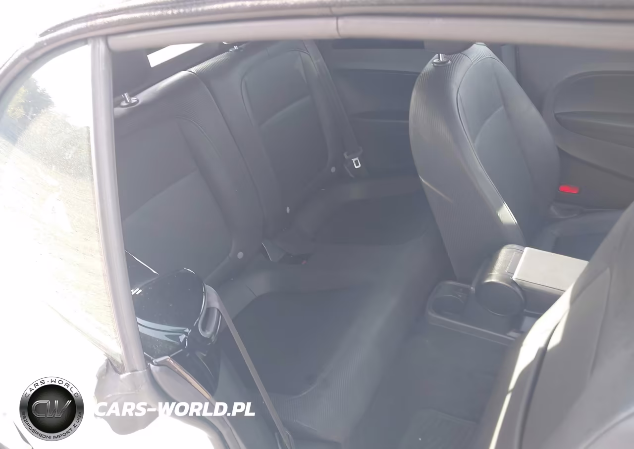 2013 Volkswagen Beetle 2.0T VIN:3VW8T7AT4DM823106 - 8