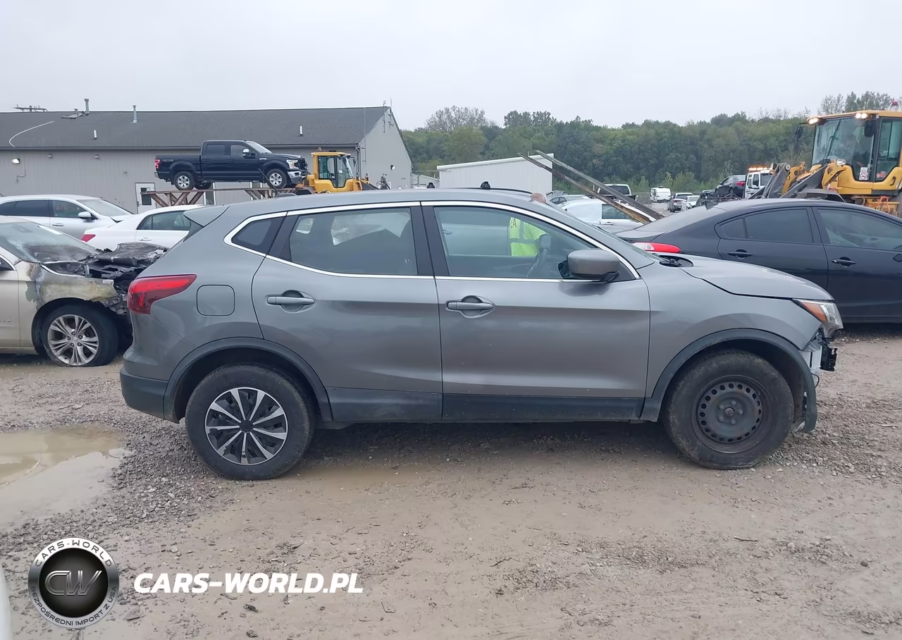 2019 Nissan Rogue Sport S VIN:JN1BJ1CR6KW335692 - 13