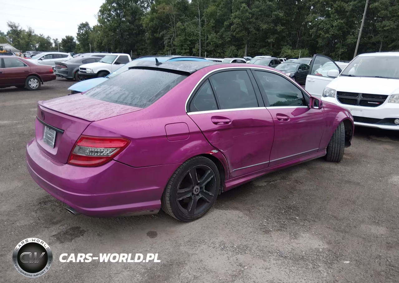 2011 Mercedes-Benz C 300 Luxury-Sport VIN:WDDGF5EBXBA520326 - 4