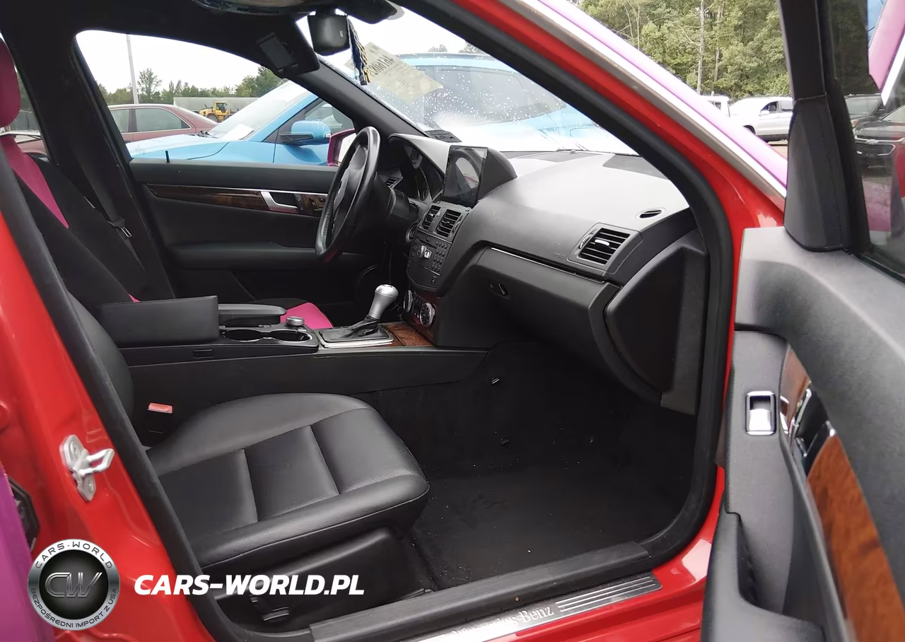 2011 Mercedes-Benz C 300 Luxury-Sport VIN:WDDGF5EBXBA520326 - 5