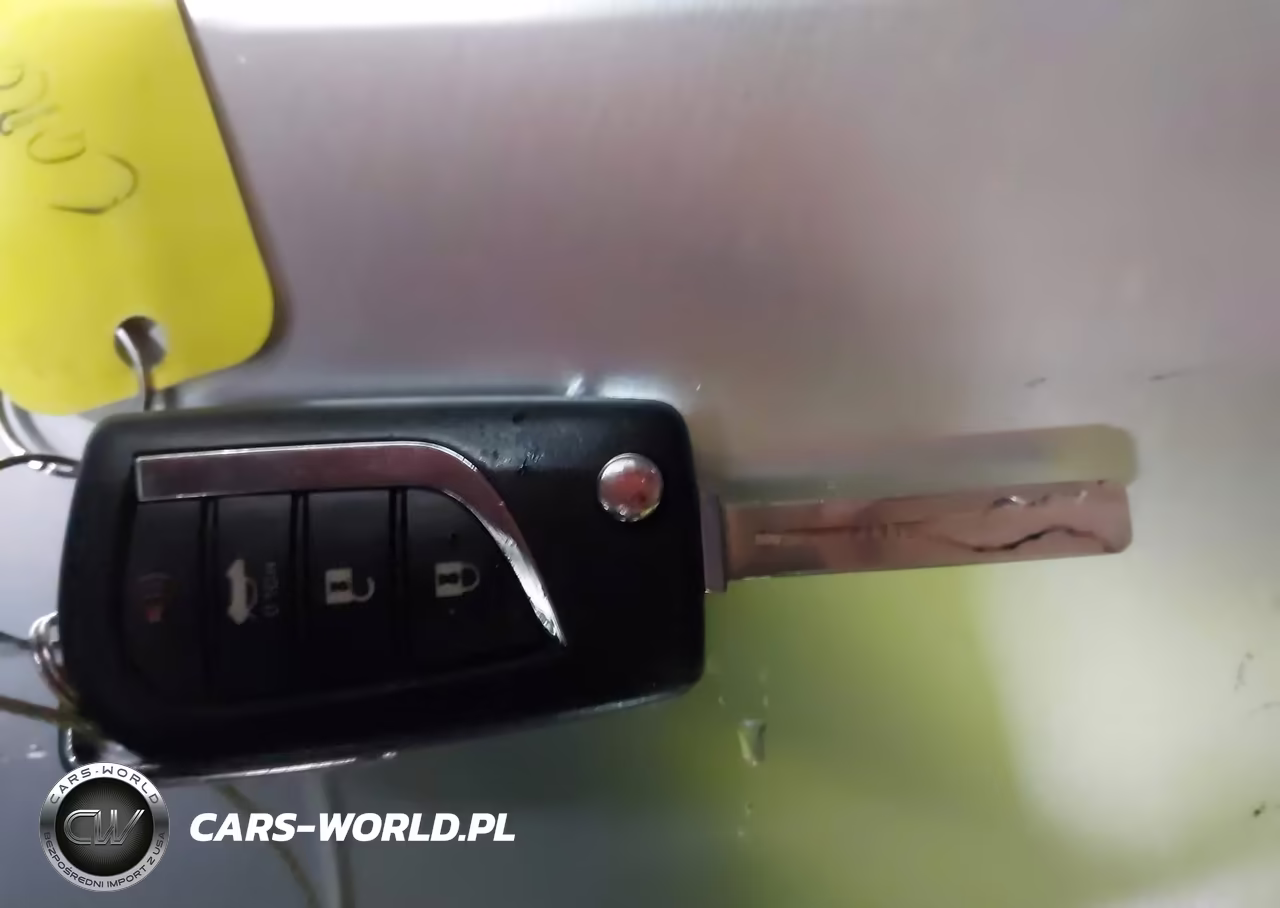 2020 Toyota Corolla Le VIN:5YFEPRAE7LP043986 - 11
