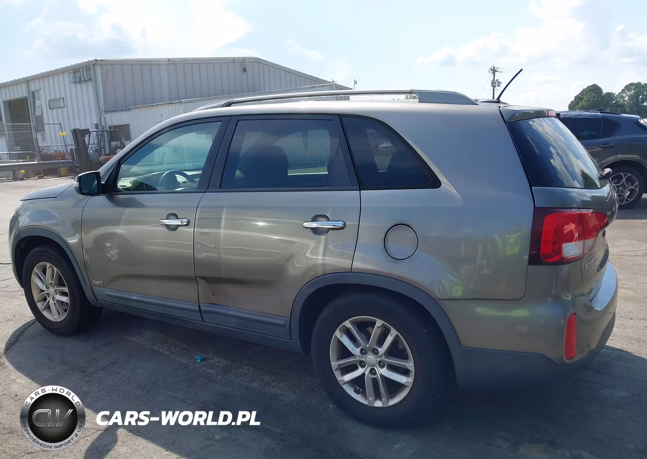 2015 Kia Sorento Lx VIN:5XYKTCA62FG572579 - 14
