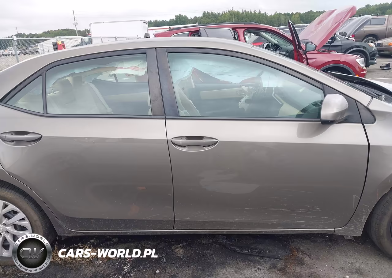 2017 Toyota Corolla Le VIN:5YFBURHE0HP710552 - 14