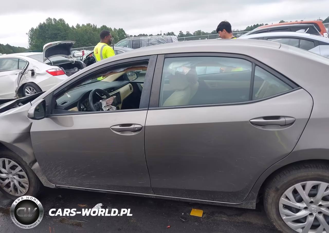 2017 Toyota Corolla Le VIN:5YFBURHE0HP710552 - 15