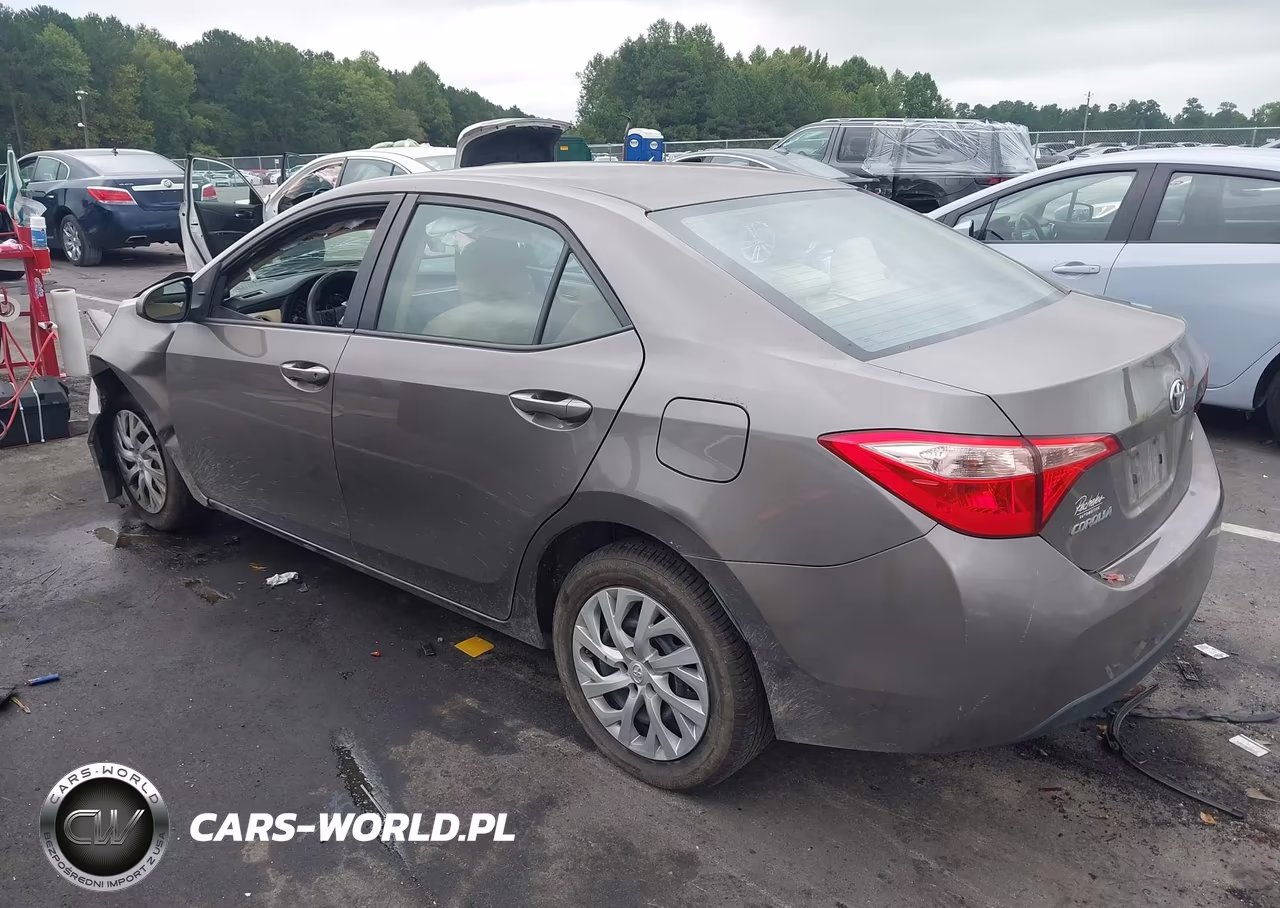 2017 Toyota Corolla Le VIN:5YFBURHE0HP710552 - 3