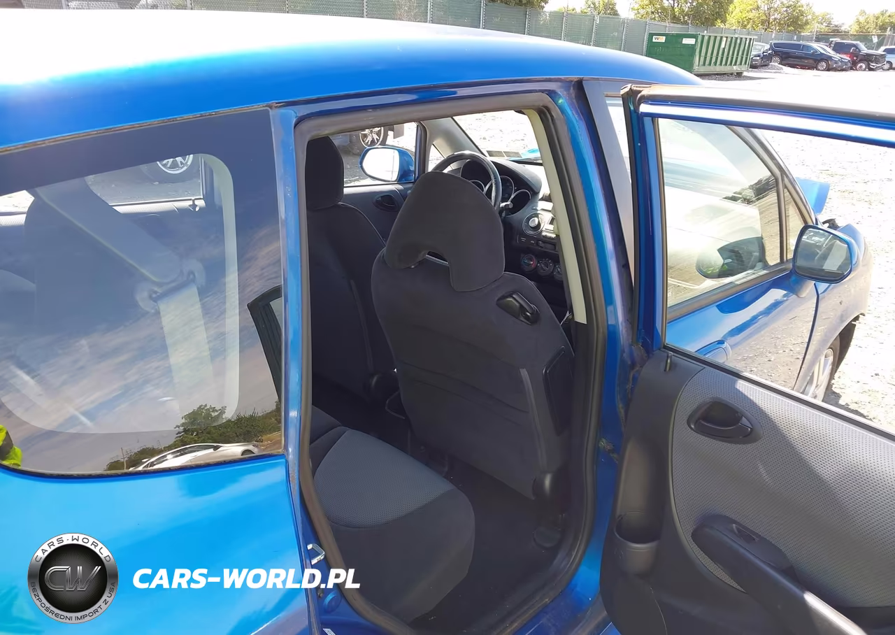 2007 Honda Fit Sport VIN:JHMGD38617S063635 - 8