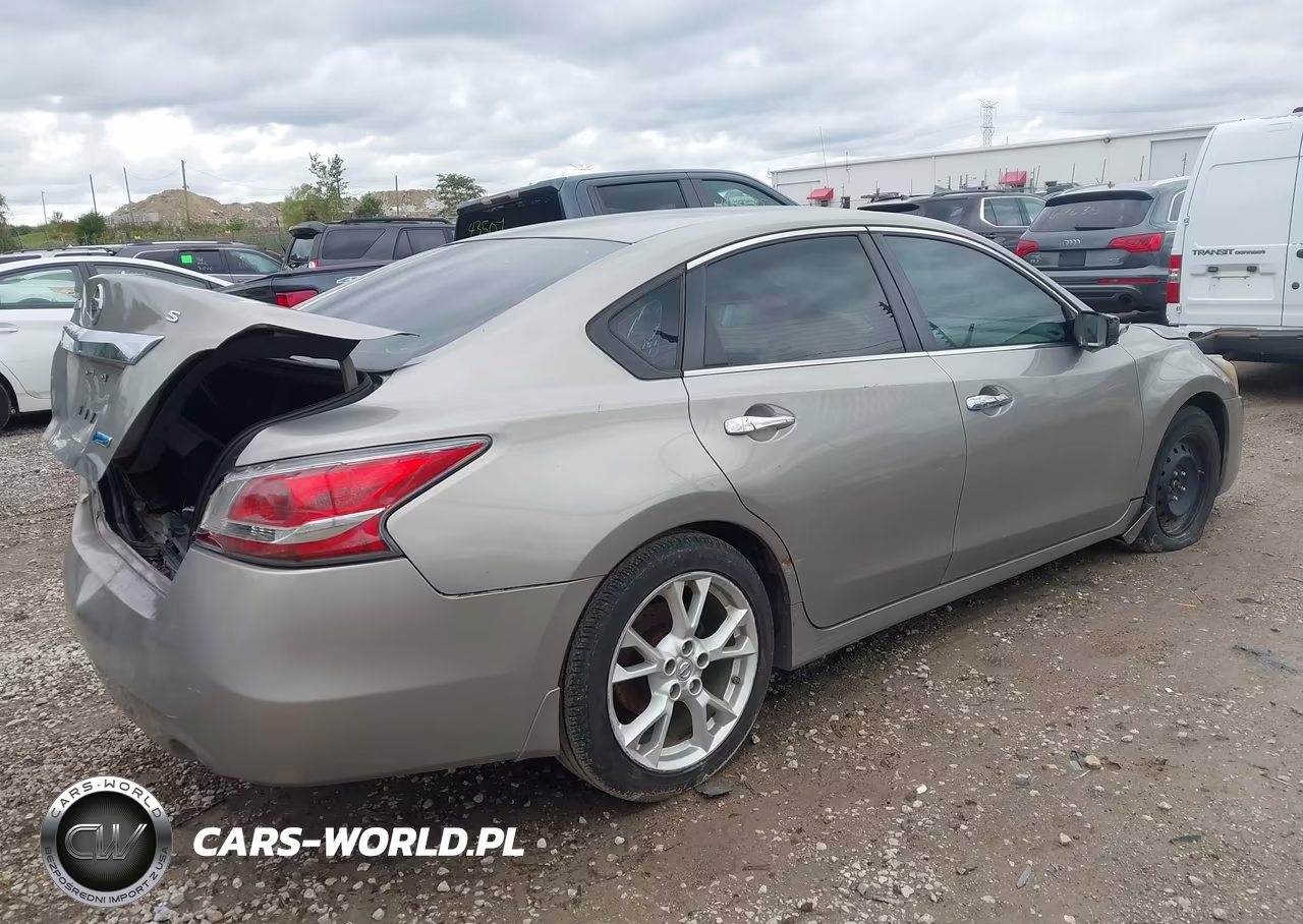 2014 Nissan Altima 2.5 S VIN:1N4AL3AP3EC114031 - 4