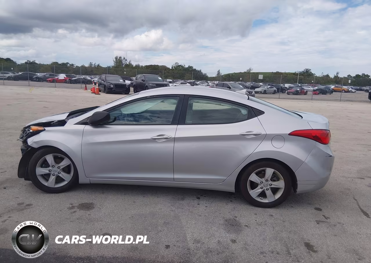 2013 Hyundai Elantra Gls VIN:KMHDH4AE9DU815559 - 15