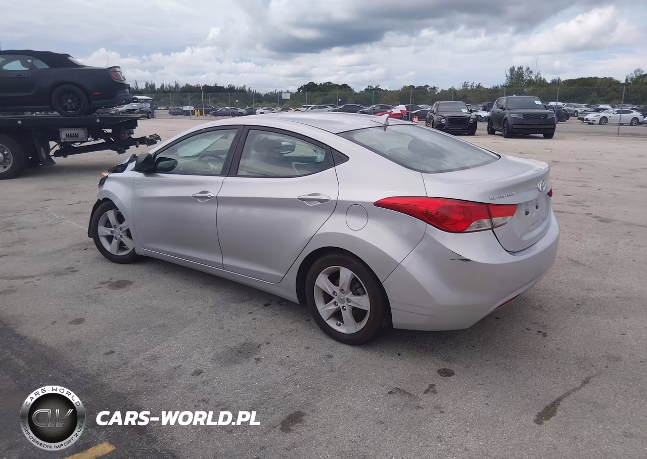 2013 Hyundai Elantra Gls VIN:KMHDH4AE9DU815559 - 3