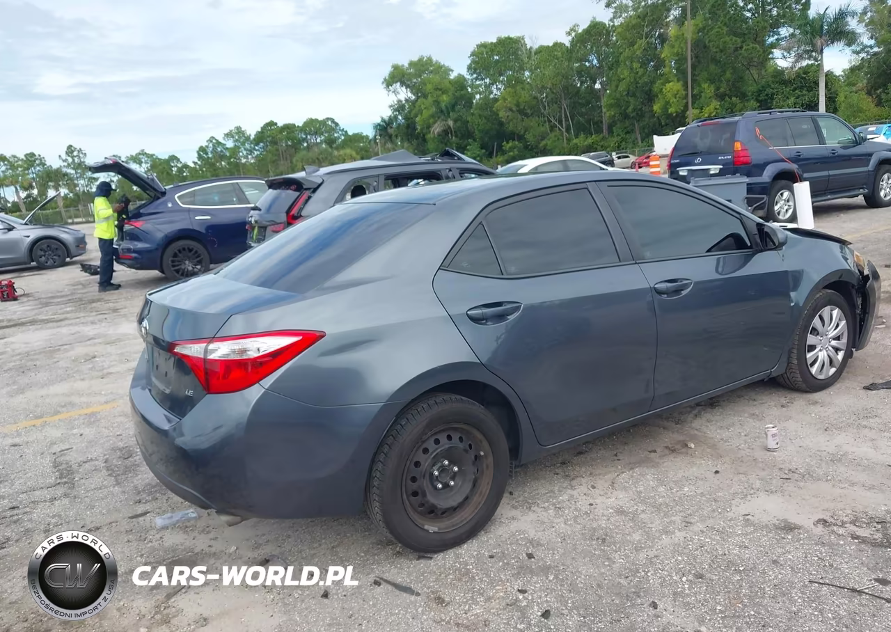 2015 Toyota Corolla Le VIN:2T1BURHEXFC389665 - 4