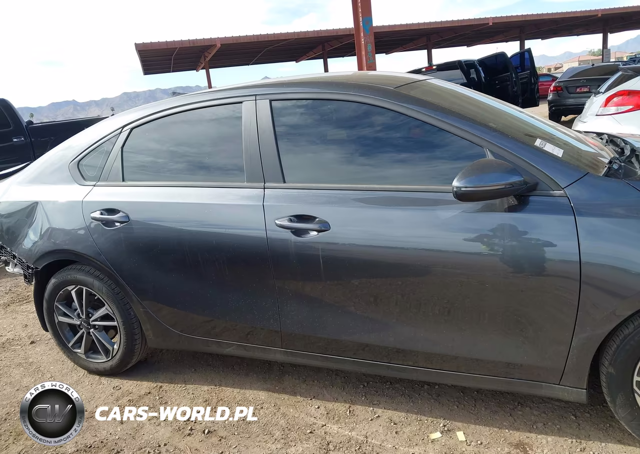 2024 Kia Forte Lxs VIN:3KPF24AD8RE783554 - 14