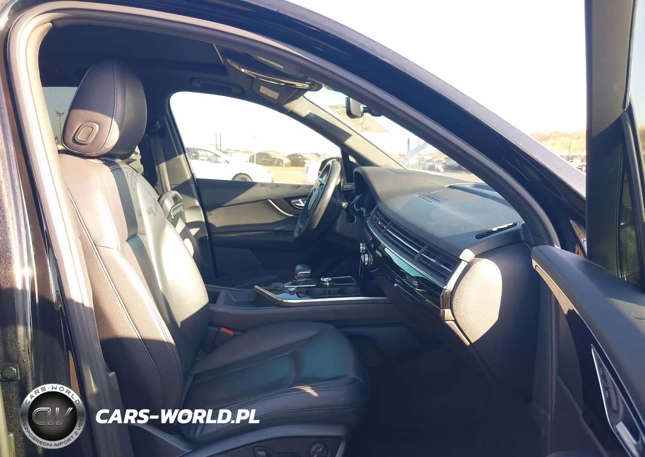 2018 Audi Q7 3.0T Premium VIN:WA1VAAF73JD053048 - 5