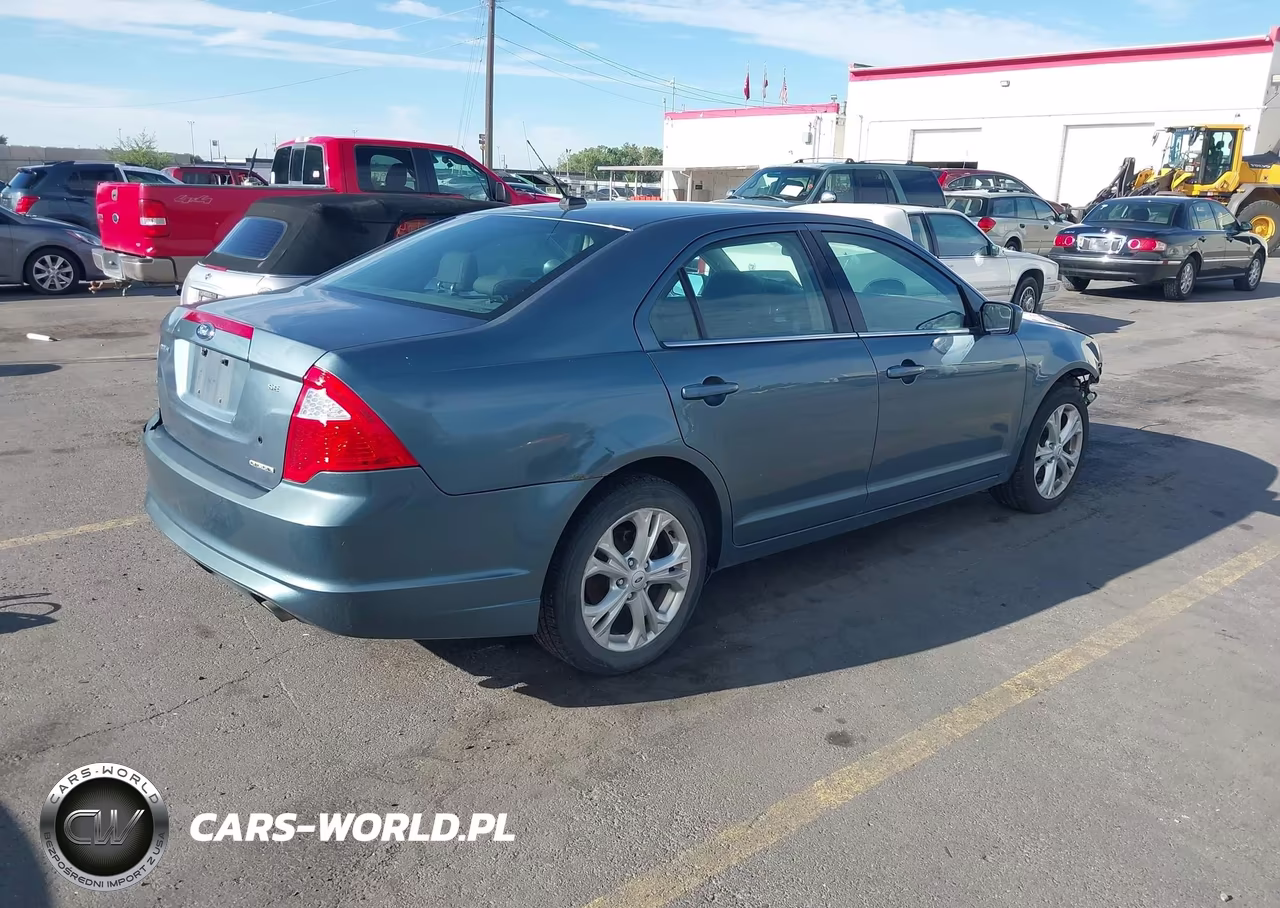 2012 Ford Fusion Se VIN:3FAHP0HG5CR274806 - 4