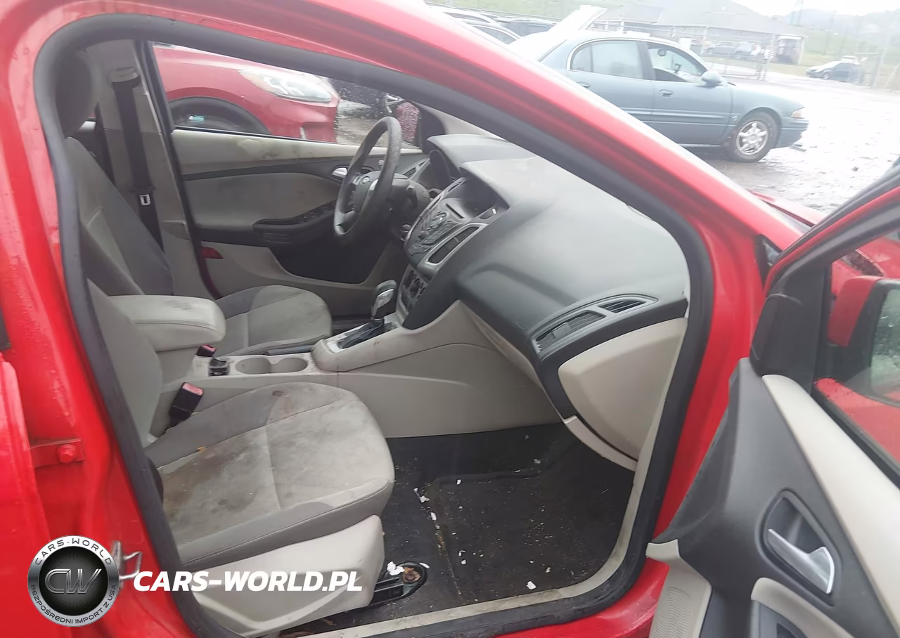 2013 Ford Focus Se VIN:1FADP3F24DL156124 - 5