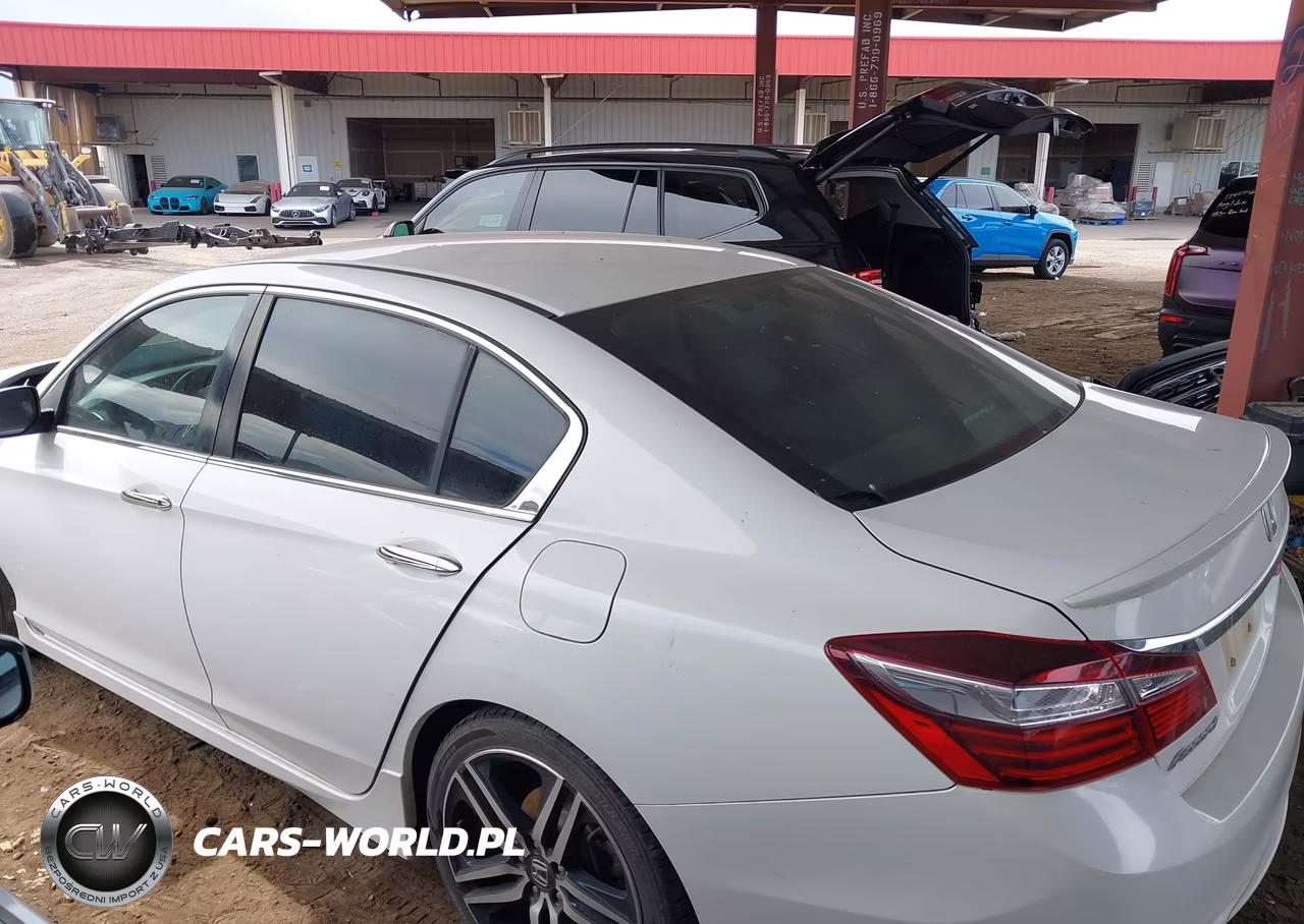 2016 Honda Accord Sport VIN:1HGCR2F5XGA167117 - 3