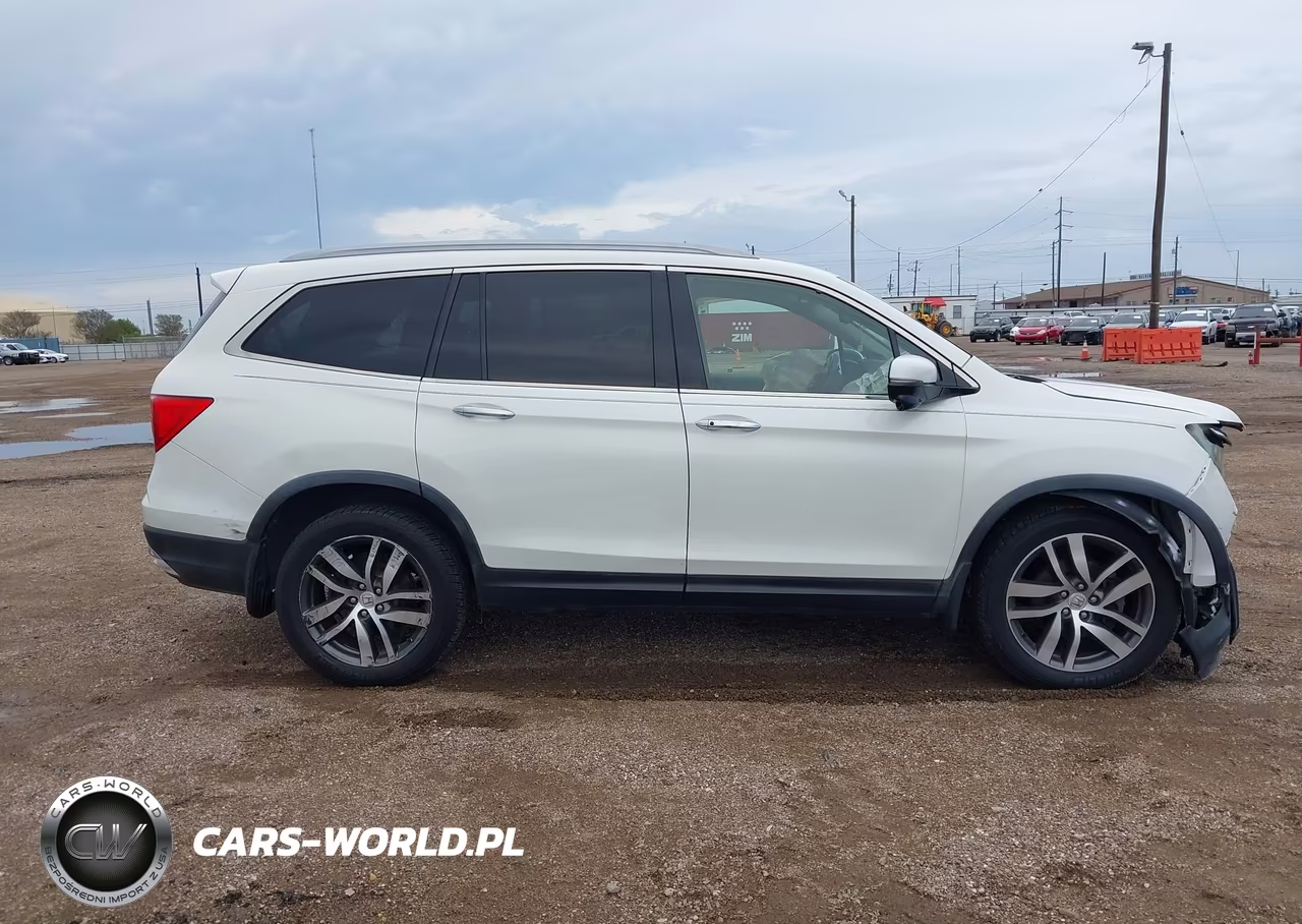 2017 Honda Pilot Touring VIN:5FNYF6H90HB006031 - 13