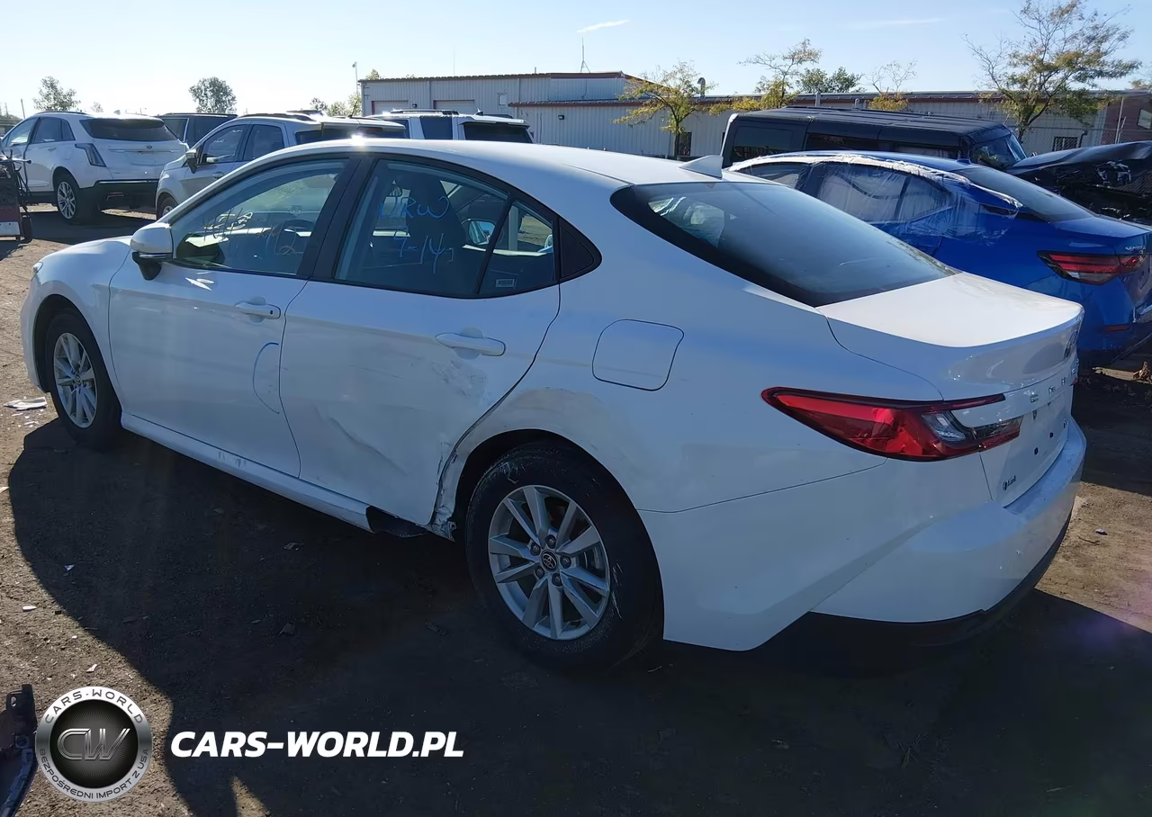 2025 Toyota Camry Le VIN:4T1DAACK2SU514635 - 3