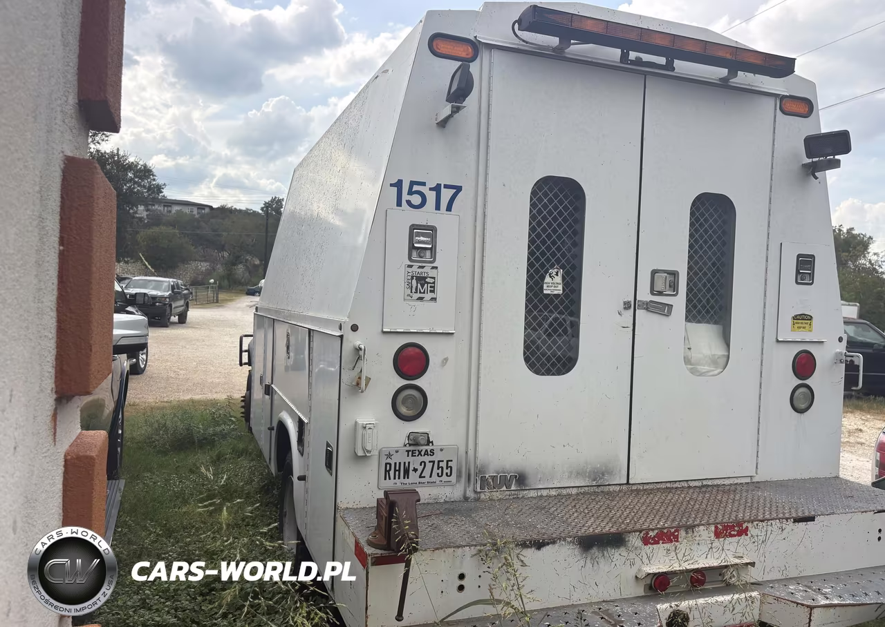 2010 Ford F550 VIN:1FDAF5GR4AEA55345 - 3
