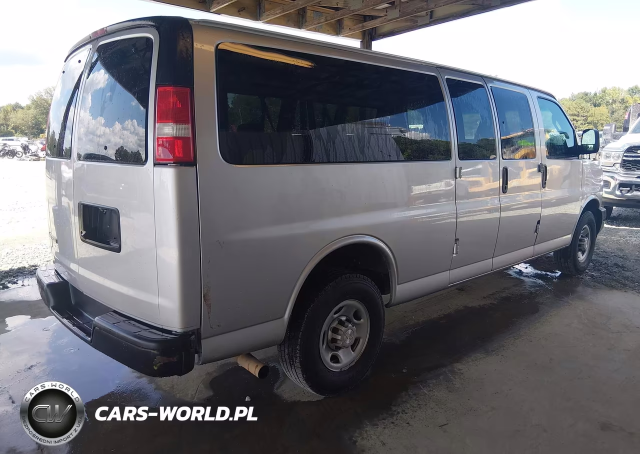 2022 Chevrolet Express Passenger Rwd 3500 Extended Wheelbase Ls VIN:1GAZGNFP1N1139374 - 4