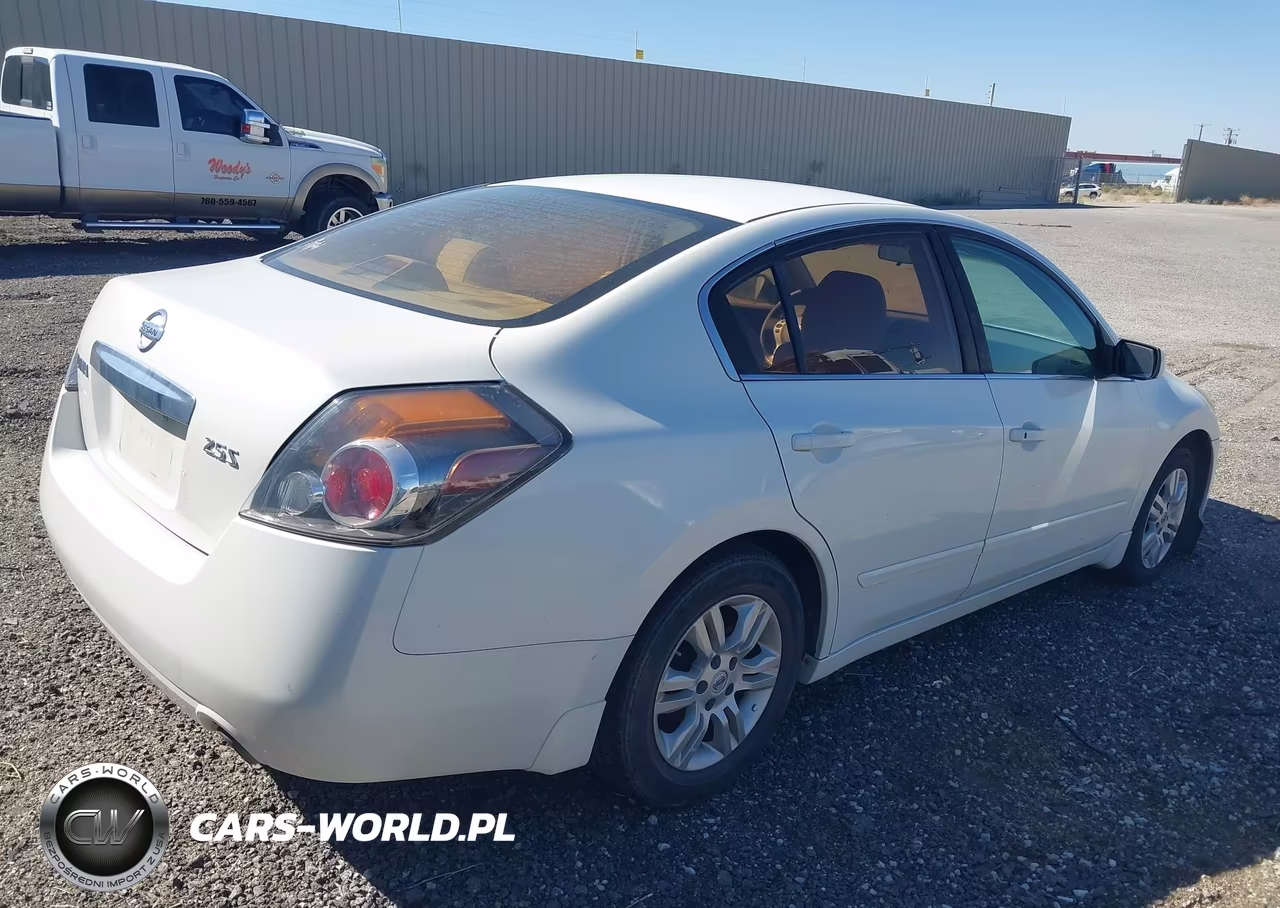 2011 Nissan Altima 2.5 S VIN:1N4AL2AP4BN445064 - 4