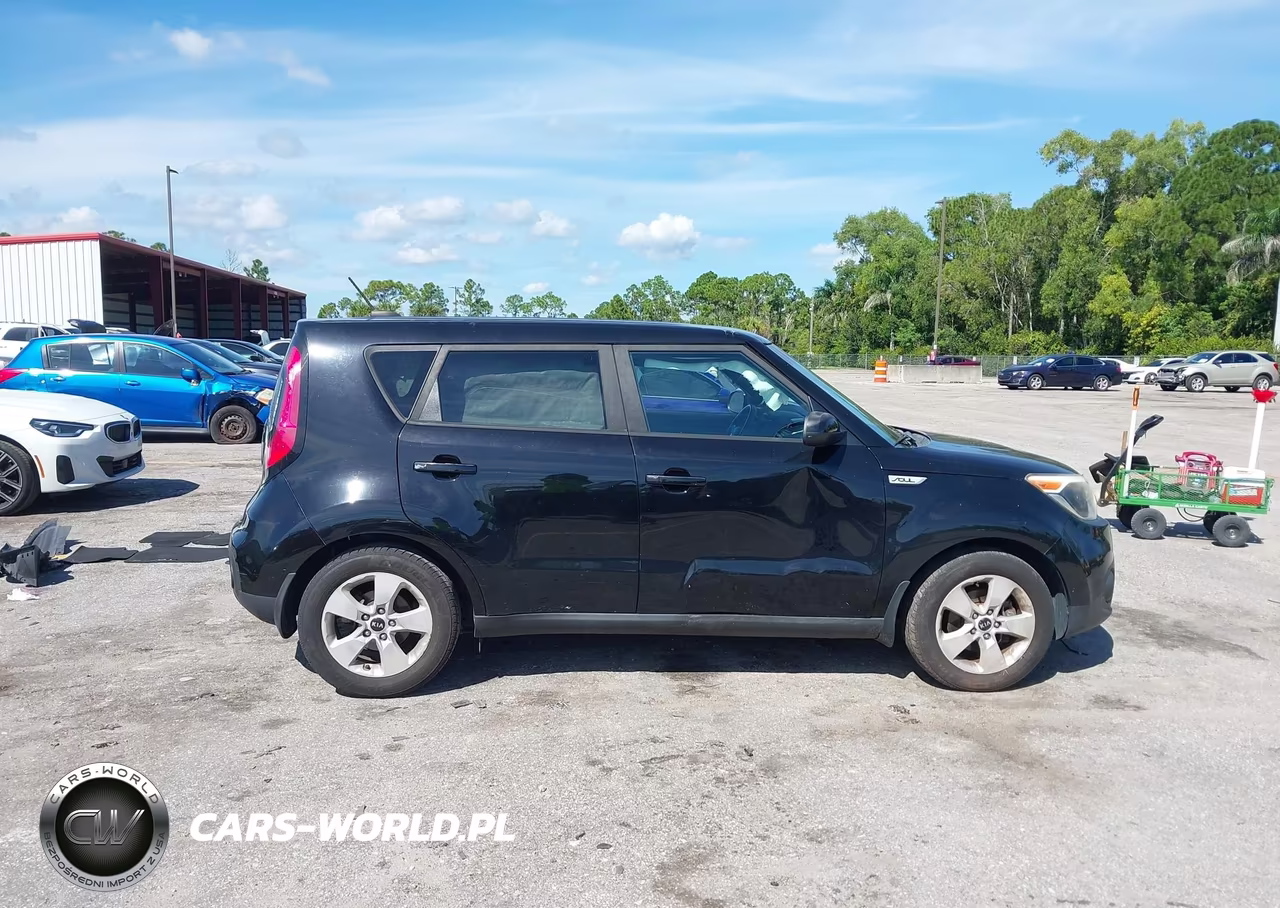 2018 Kia Soul VIN:KNDJN2A24J7592688 - 13