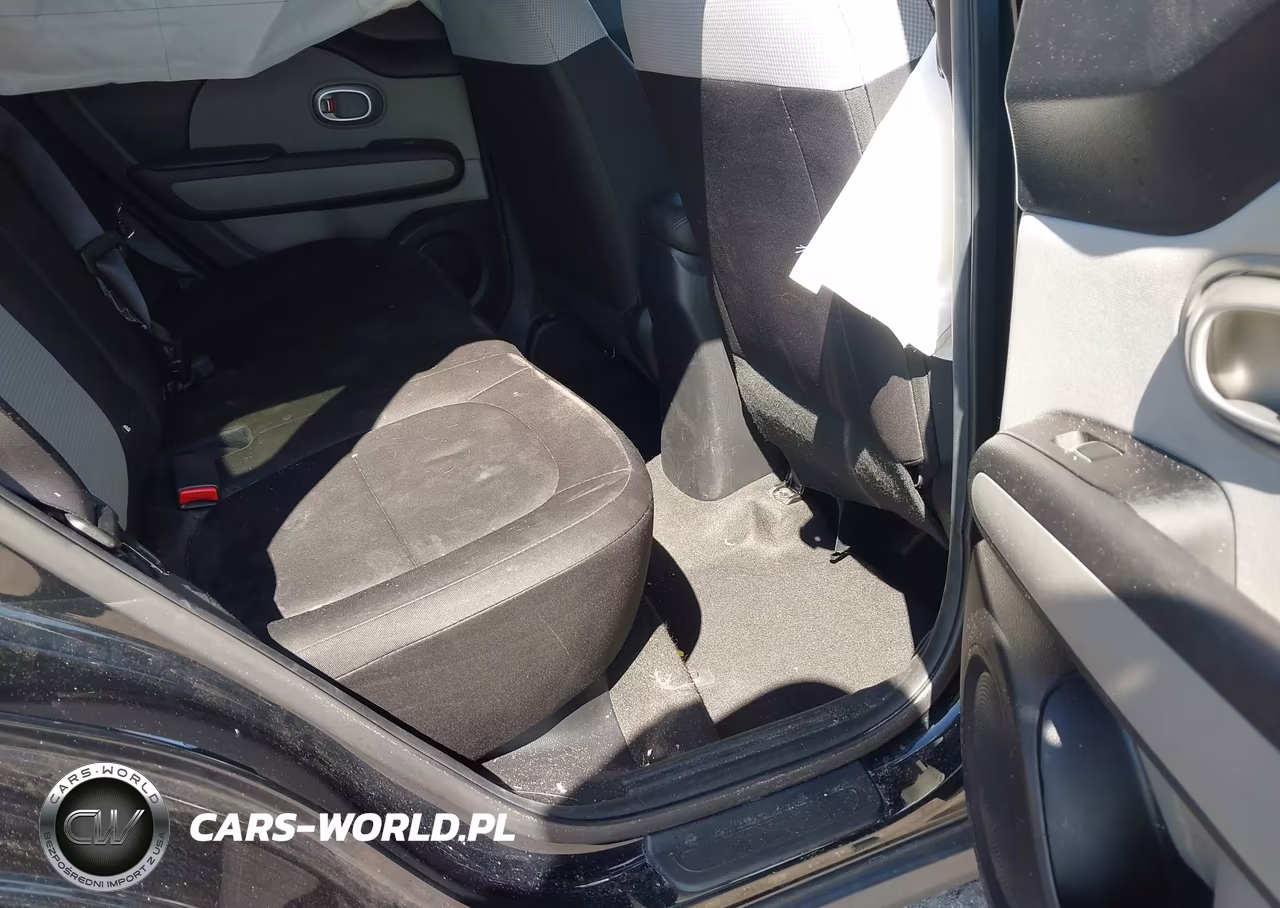 2018 Kia Soul VIN:KNDJN2A24J7592688 - 8