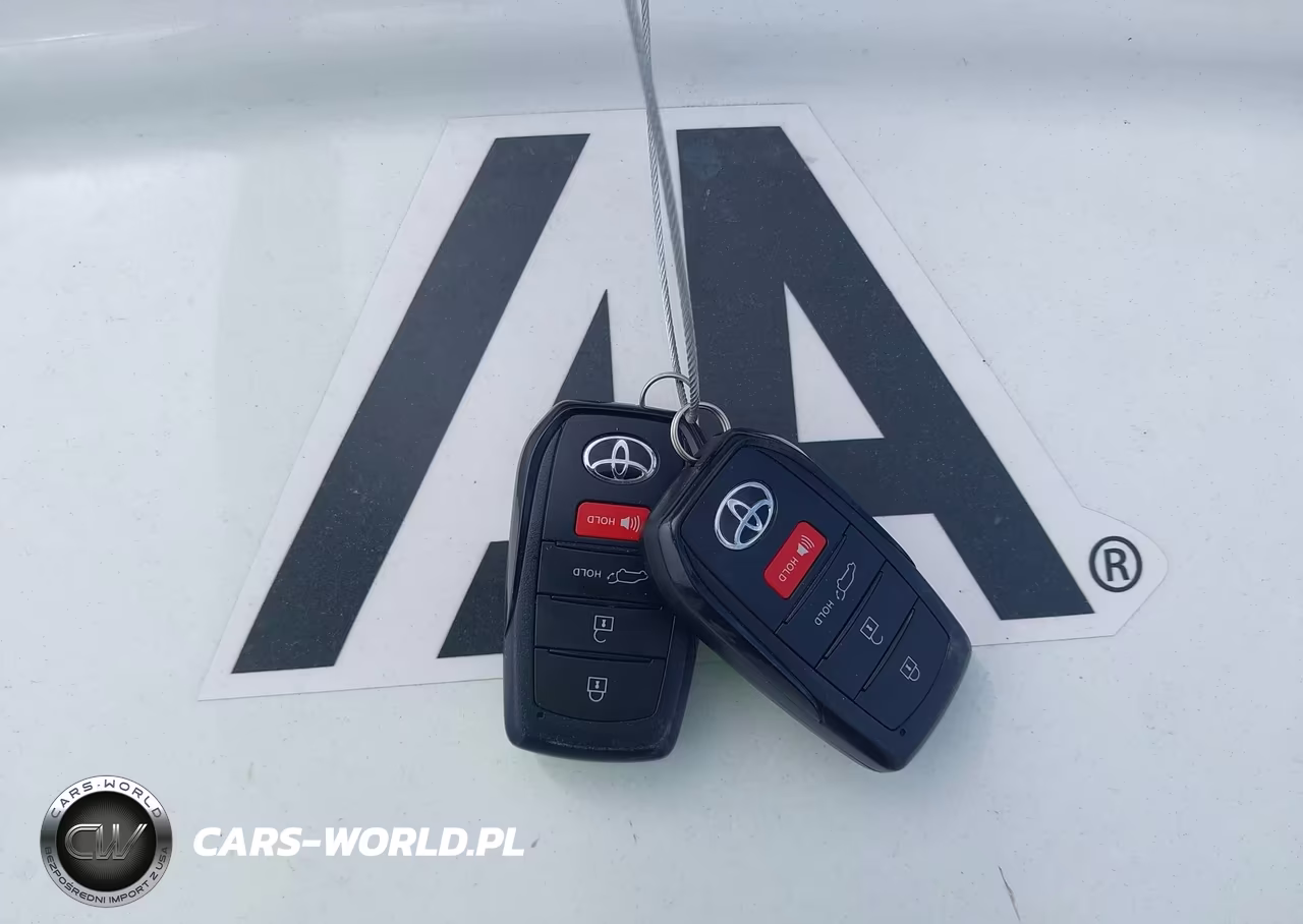 2025 Toyota Prius Plug-In Hybrid Xse Premium VIN:JTDACACU2S3042347 - 11